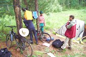 Фото 69. Наша последняя ночевка, отбитие атаки клещей 8)