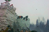 штурмющие рвутся вверх