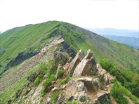 Последняя группа скал перед вершиной-Иркутская область