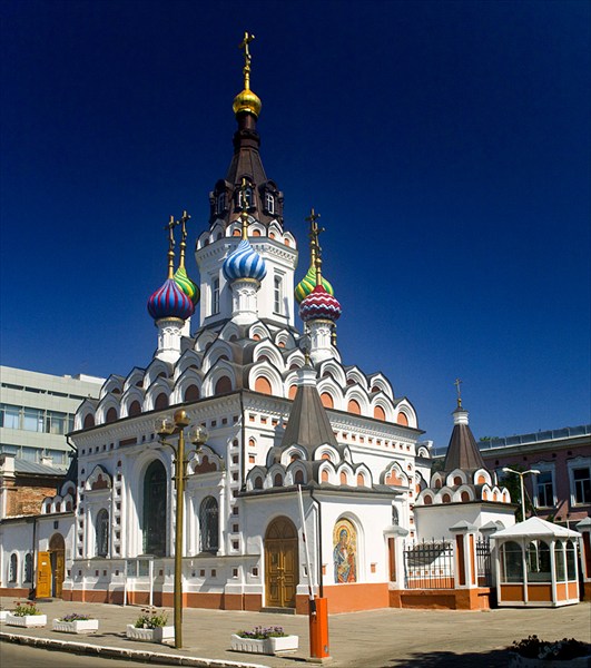Храм Утоли моя печали в центре Саратова