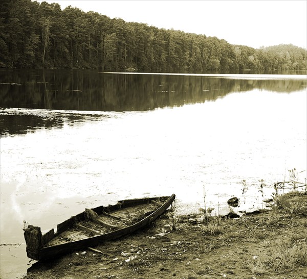 Небольшое озерцо рядом с озером Тургояк
