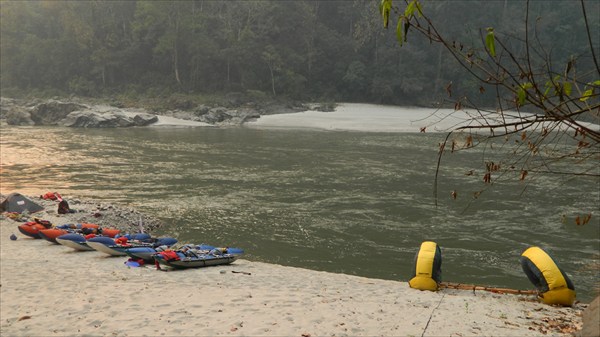 Река Каменг, стрелка с рекой Бичём