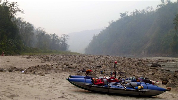 Река Каменг (стоянка)