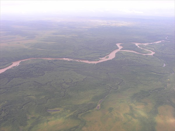 Река Уда, правые притоки мутные, много воды, левые чистые.
