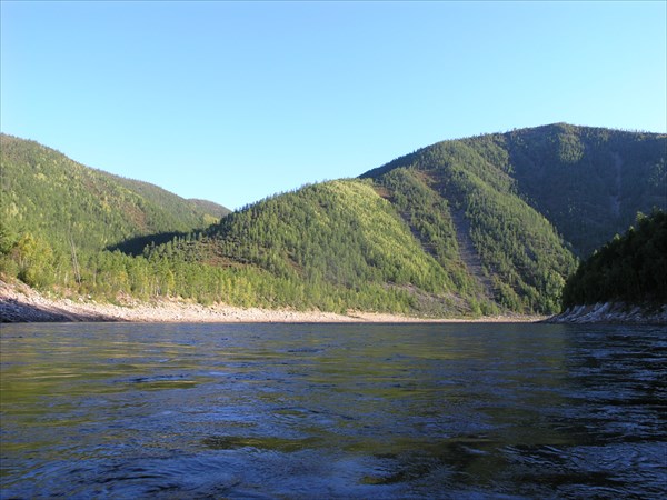 Пересекаем хребет Лурикан.