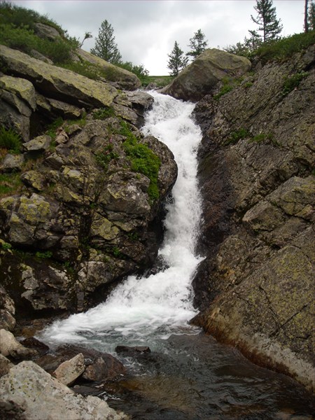4,12 Нижний Харатасский водопад.