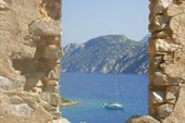 Остров Камелия, развалины византийского храма, Эгейское море