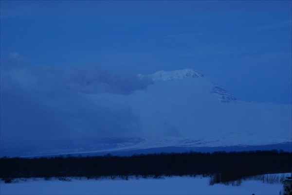 небольшой пепловый выброс Шивелуча