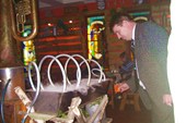 У `самогонного аппарата` в ресторане `Мышеловка`