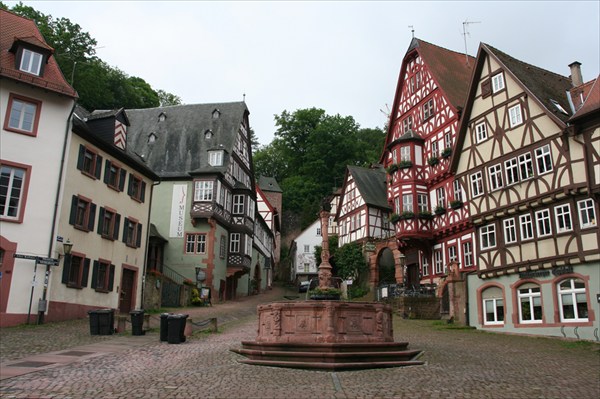 Мильтенберг. Marktplatz.