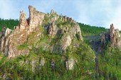 Фрагменты скал после притока Хатыстыр