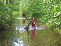 Дорога окончательно ушла под воду