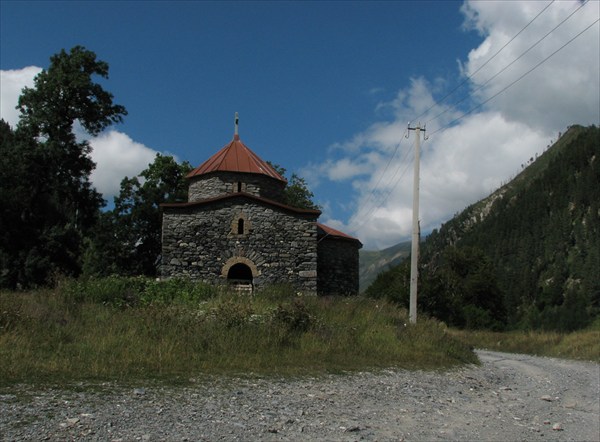 Церковь в Урстуальском ущелье