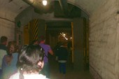 Еще одни многотонные железные ворота.