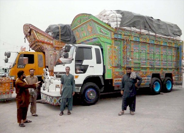 Пакистанские расписные грузовики