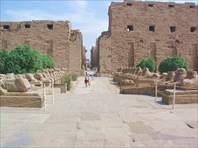 800px-1st_Pylon_Karnak_Temple-Карнакский храм