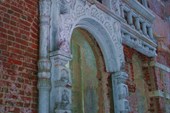 Мраморный иконостас в монастыре