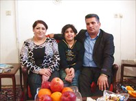 Иранская семья дома