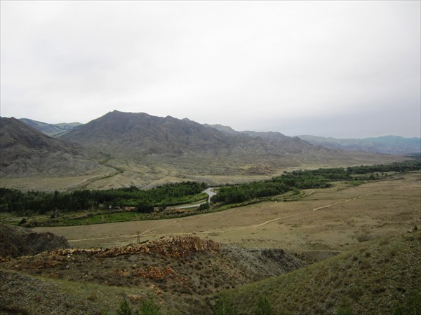 Вид на долину реки Алаш.