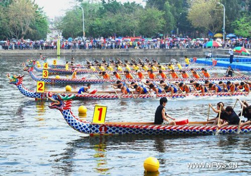 Celebrating-Dragon-Boat-Festival-1