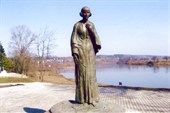 Статуя Цветаевой