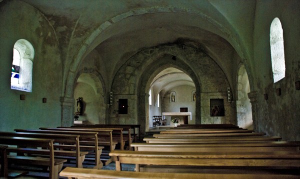 Церковь. Ордонас. Франция