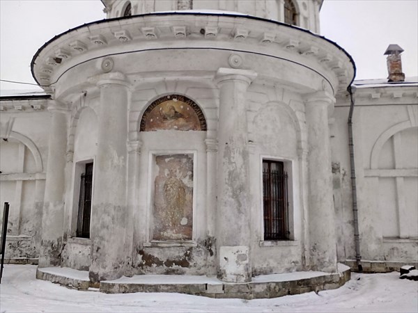 Ярополец, усадьба Гончаровых, фрески на Предтеченской церкви