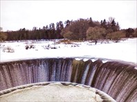 Ярополец, водосброс плотины