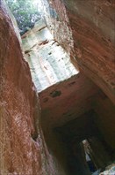 туннель Титуса - огромный ход выдолбленный в скале.