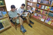 В книжном магазине