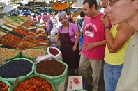 На Ошском рынке с Тахиром.