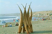 300px-Peru_Huanchaco_Typical_Fisherman_reed_boats