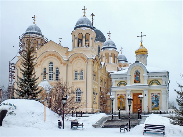 Крестовоздвиженский собор