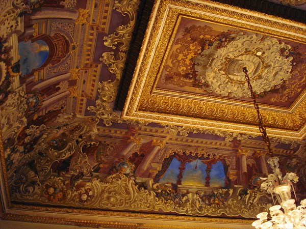 Потолок дворца Долмабахче