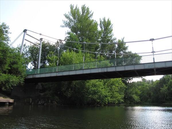 Пешеходный мост к дому Мичурина