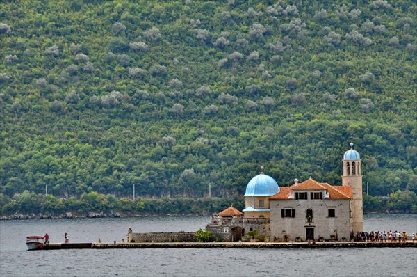 Церковь на острове