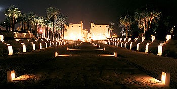 350px-Luxor,_Luxor_Temple,_sphinx_alley_at_night,_Egypt,_Oct_200