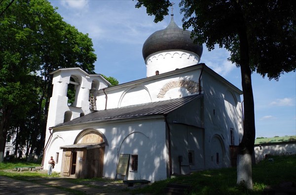 Церковь в Мирожском монастыре