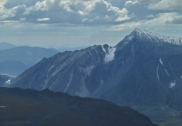 Вид с вершины Лядхэй на гору Нгэтенапэ