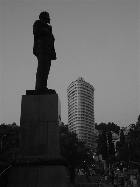 Паятник Ленину, 1957 площадь Искуств, Сочи