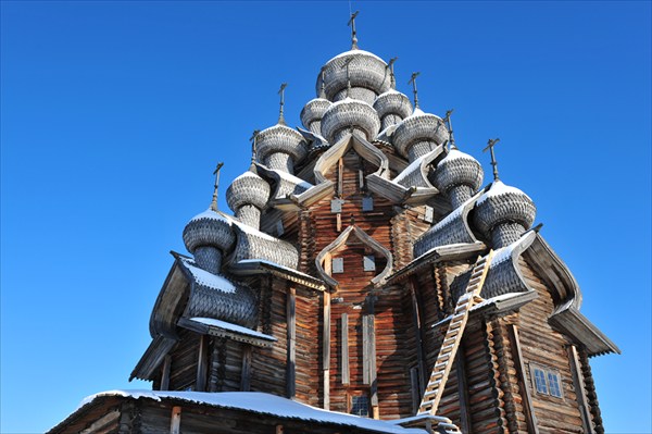 Многоглавие Покровского храма. Фото Л.Гольдин
