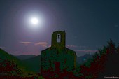 Святи церква в лунном свете