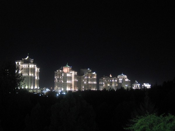 Ночной Ашхабад