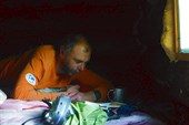 Неугомонный на время стал читающим..., но таким же неугомонным)