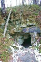 так выглядит вход в каменоломню-Старицкие каменоломни