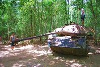 Подорваный на мине американский танк.