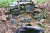 Каменная печка, найденная при осмотре порога Горбатый