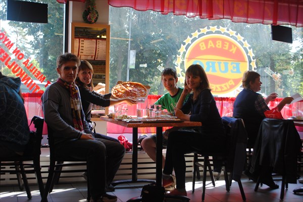 В кафе `Euro Kebab`