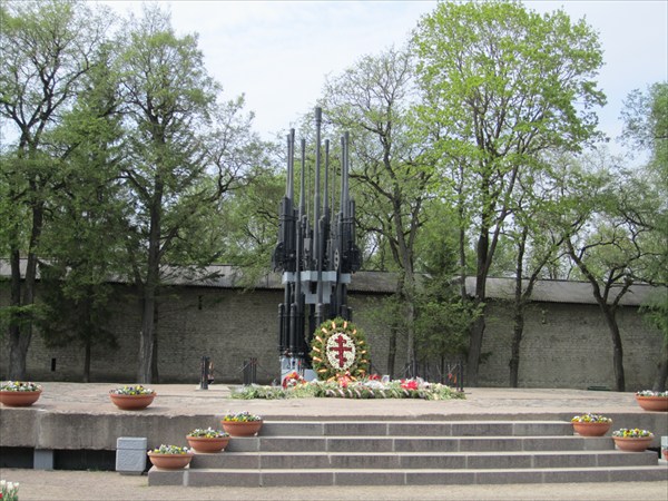 Мемориальный комплекс в честь 30-летия освобождения Пскова