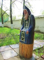 На территории Спасо-Мирожского Завеличского монастыря